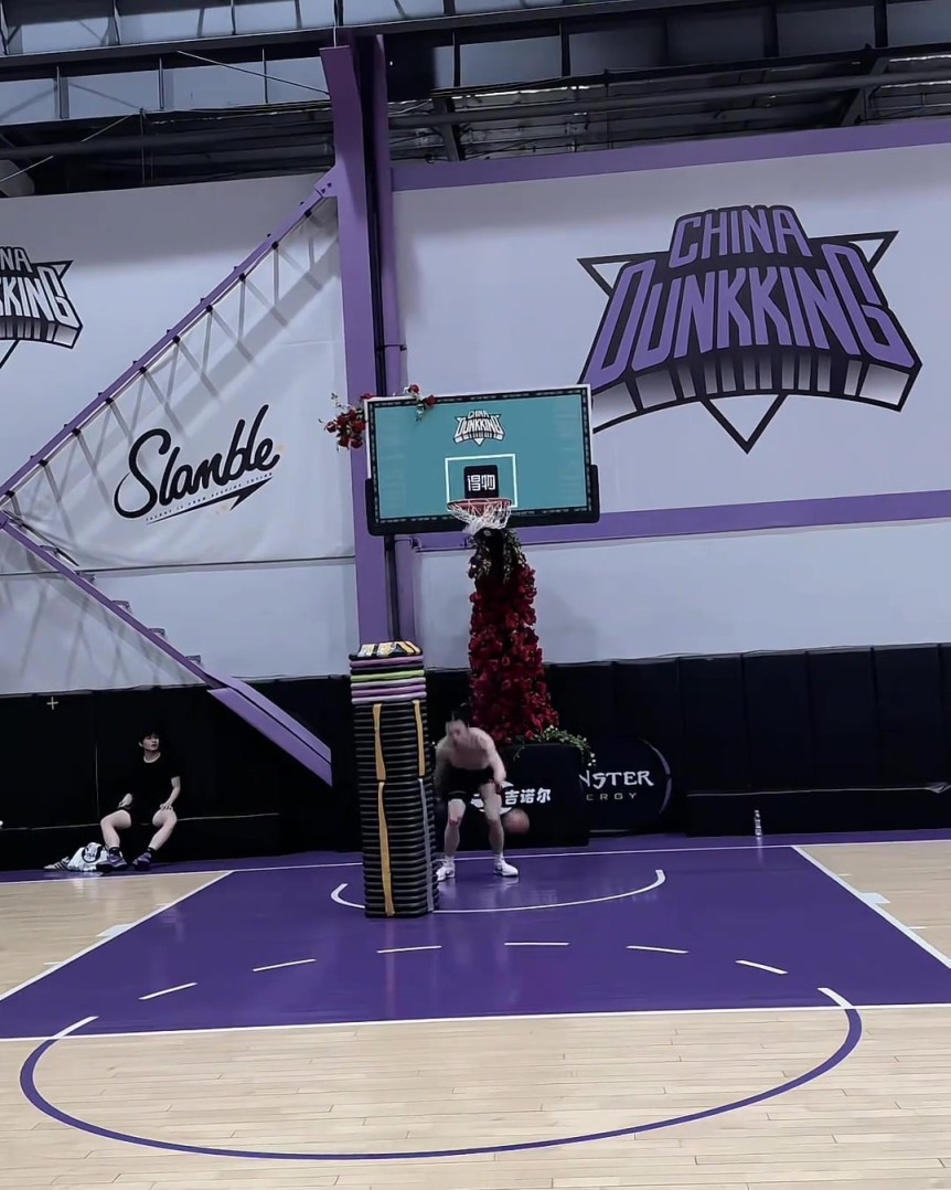 兄弟，这个摸高如何？